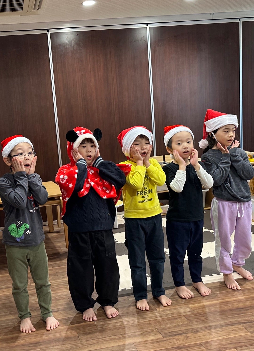 保育園のクリスマス会で盛り上がる・子どもが楽しめる出し物・ゲームをご紹介 - 保育・看護で働く人を応援するメディア お役立ちコラムキララサポート