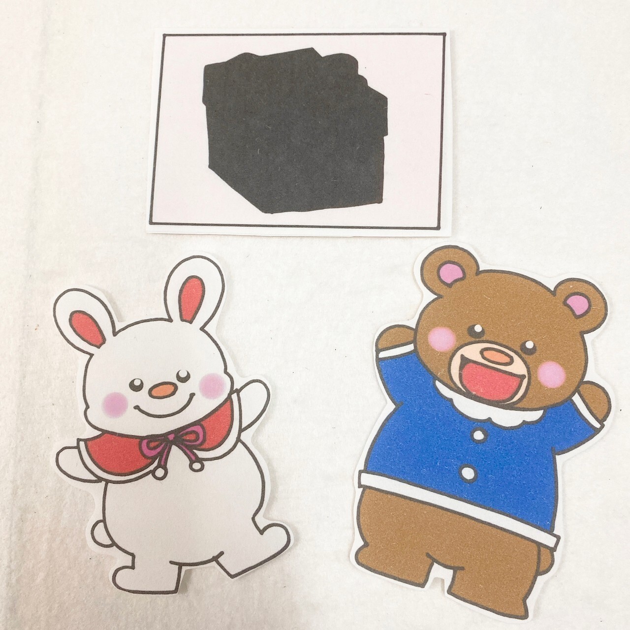 @momonoheya_hoiku , 💗「シルエットクイズ クリスマスver 」💗,クリスマスに関するものを、シンプルなシルエットクイズにしてみました🎄, ラミネート加工をしているので、長くお楽しみいただけます◎,ご購入はプロフィールのリンクから、各フリマアプリにてお願いいたします🔍✨, ♡その他の製作遊びはこちら♡, @momonoheya_hoiku ,