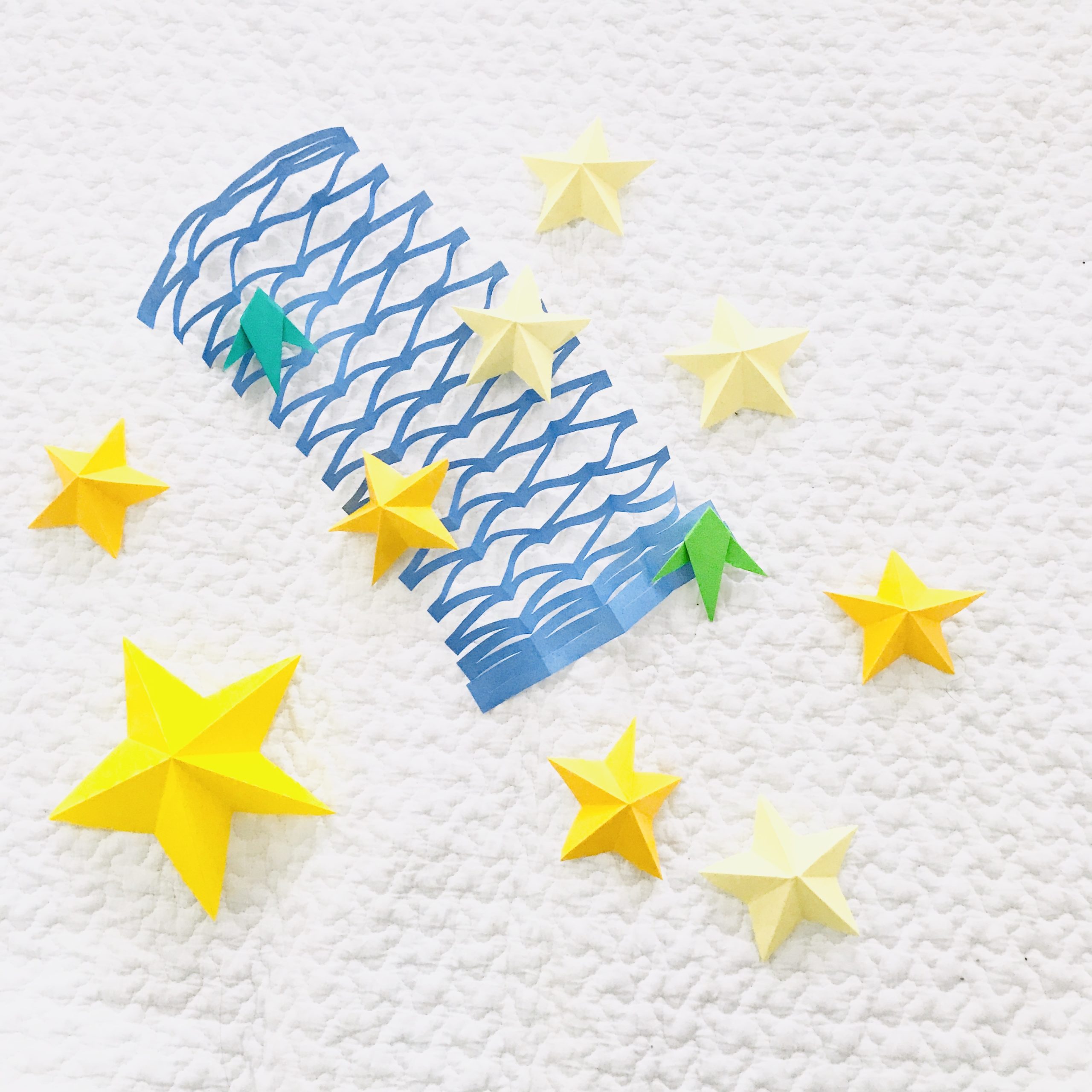 hoicu.345 345でみよこです🌟 お花紙を使ったお星様制作を ご紹介します😌 お花紙の優しい色合いがポイント 七夕制作の1つにぜひ取り入れてみてくださいね🌌✨保育保育士幼稚園教諭保育園幼稚園壁面制作壁面製作七夕七夕飾り七夕製作七夕制作