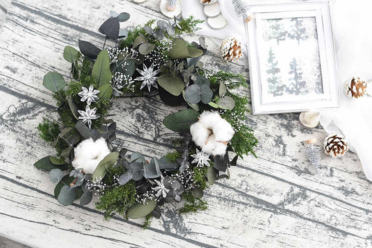 プチプラでこんなに楽しめる☆100均を使ったクリスマスディスプレイRoomClip mag暮らしとインテリアのwebマガジン