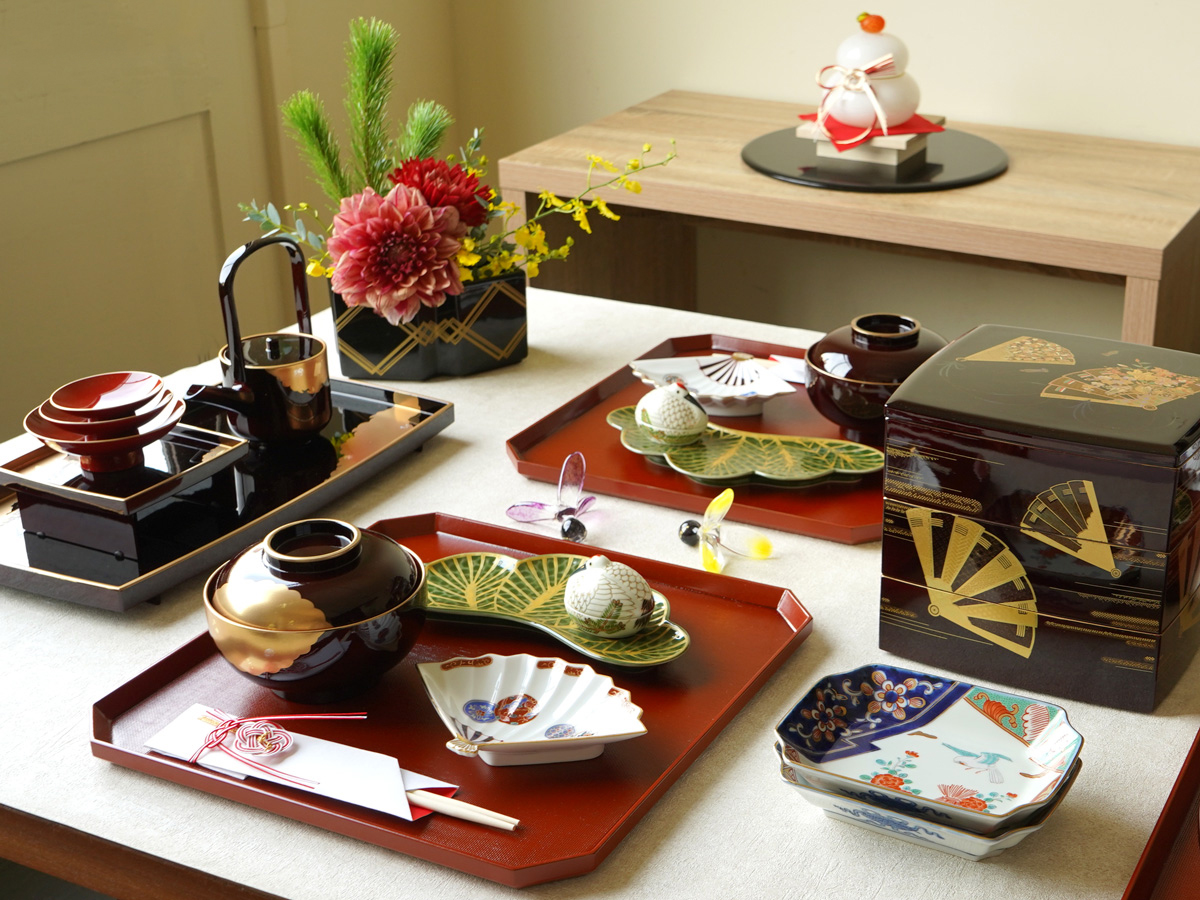お正月テーブルコーデ “木のお重”が中心！お気に入りの白食器で温もりある空間にVERY