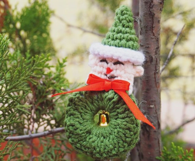 刺繍ブローチ 「クリスマスツリー」iichi 日々の暮らしを心地よくするハンドメイドやアンティークのマーケットプレイス