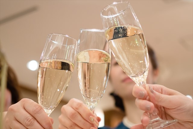 飲み会の挨拶で意識するポイントは？注意点や乾杯の挨拶例文を紹介 景品選びの専門店景品パーク