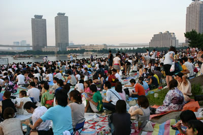 東京湾で花火が開催！2018 8 11 土 「東京花火大祭～EDOMODE～」花火大会2025