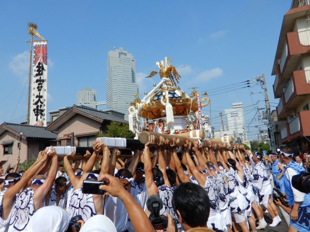 和歌山は、餅まきが盛んな県と言われています😲高野山の麓にある、丹生都比売神社でも、4 14春の大祭・花盛祭にて餅まきが行われるようですので、お楽しみに🥰📷：@niutsuhimejinja.official 📍：高野山エリア かつらぎ町 和歌山の写真にグッドトリップ和歌山
