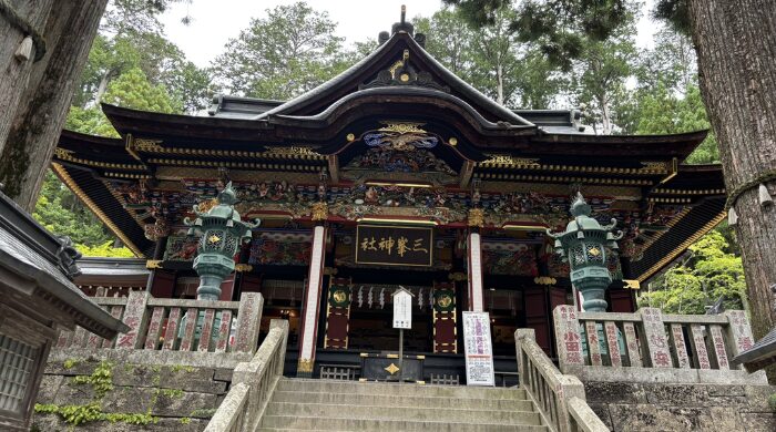 2025初詣特集・金峯神社 新春を彩る花手水とお守り！「蔵王さま」で一年の始まりを長岡市・きんぷじんじゃ