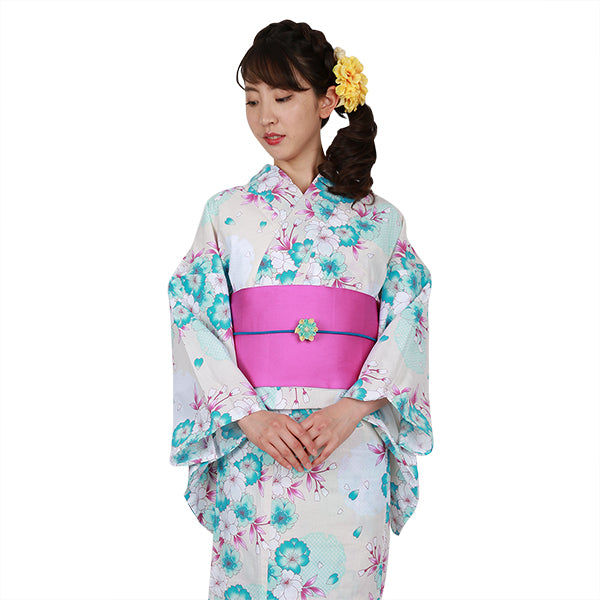 弥生屋の雪輪柄着物 ゆかた兼用 •season 綿ちりめん生地 綿100% モチーフとした伝統文様、雪輪は「残雪」をあらわします。冬に降り来る白雪の美しさ 春に近づき溶けかけた儚い残雪は、希望を感じさせてくれ 暑い季節には涼を感じさせてくれる雪輪柄 弥生屋の柄として図案