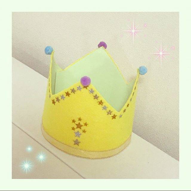 ティアラ」のアイデア 10 件王冠 手作り, 王冠 作り方, フェルト王冠