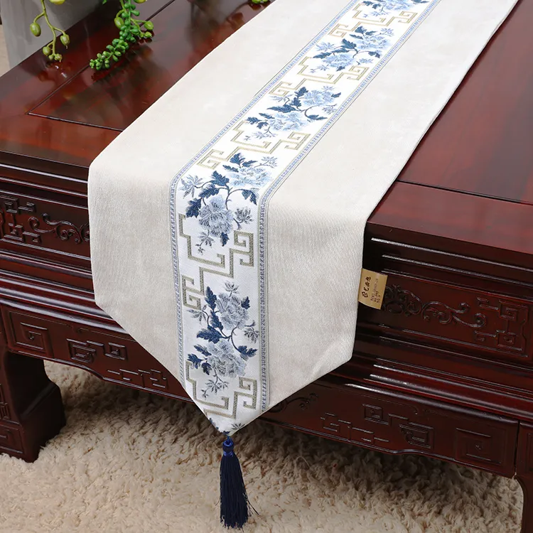 Table Runner 複数のサイズの手作りテーブルランナーなテーブルランナー.クリスマスと 中国の食事の高級コーヒーテーブルのラクラシックレッドグリーンレースクリスマステーブルランナー、中空フラワーテーブルデコレーションウェディングパーティーフェスティバル装飾