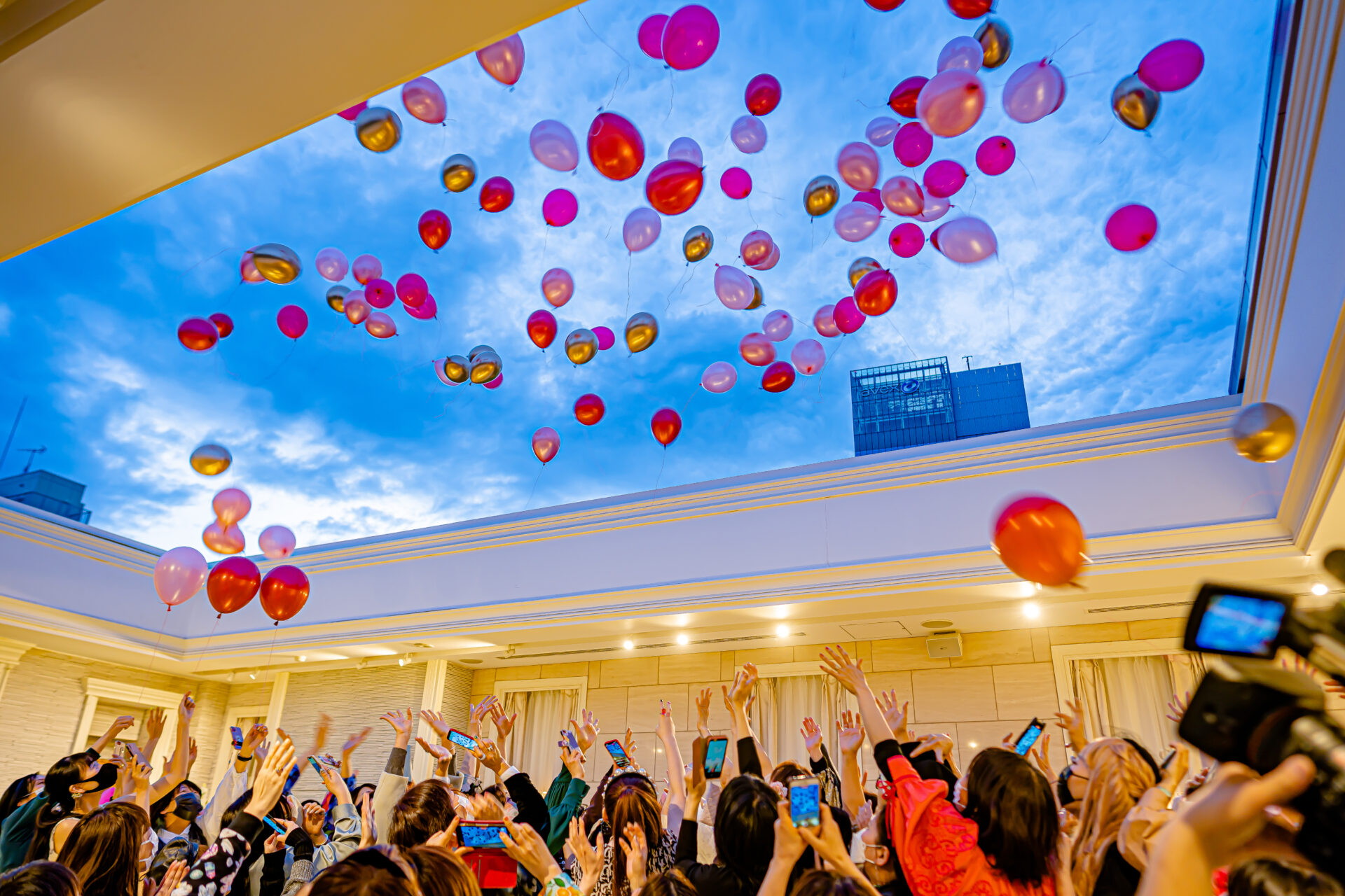 祝電 電報 結婚式 おしゃれ ぬいぐるみ 結婚祝い バルーン フラワー ギフト ウェディング 受付 飾り ウェルカム 記念日 サプライズ 装飾 風船卓上 送料無料 造花 -バルーンギフト 花模様-HANAMOYOU- - プレゼント＆ギフトのギフトモール
