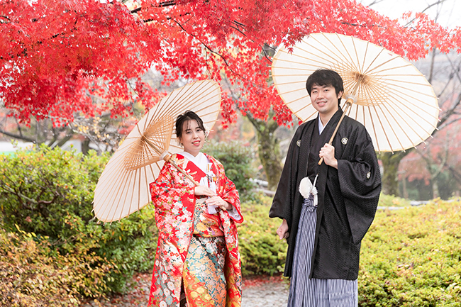 雨の日の夜ロケーション撮影スタジオTVB 神戸ハーバーランド店前撮り・フォトウェディング