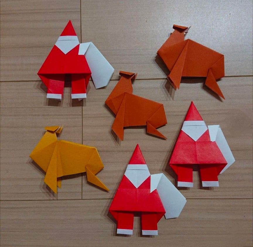 折り紙で作った手作りのサンタクロースとトナカイの写真素材72577670- PIXTA