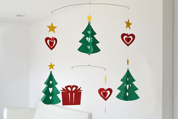 No.2 クリスマスモビール切り絵を楽しむ