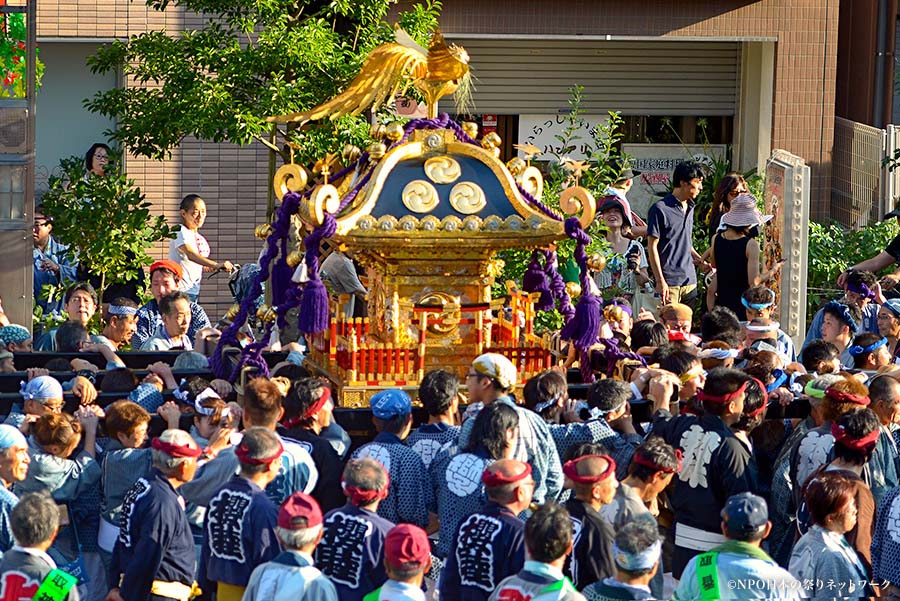 香取神社例大祭 亀戸五丁目美容館の店にも神輿がやって来た - 江東区亀戸の美容室亀戸五丁目美容館のブログ