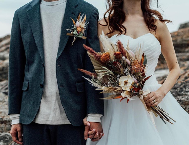 ドライフラワーブーケを結婚式に取り入れよう！ナチュラルでおしゃれな花嫁に♡結婚ラジオ結婚スタイルマガジン
