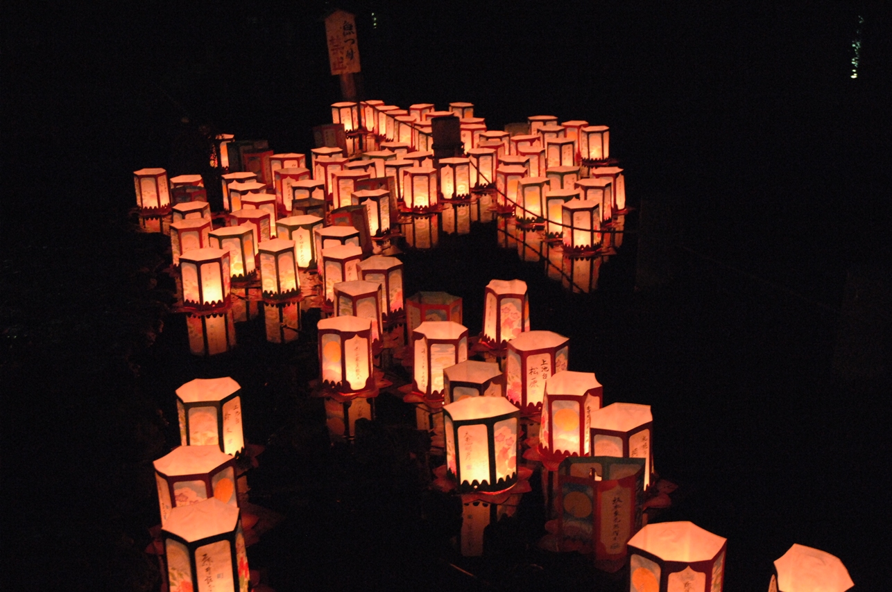 浅草夏の夜まつり とうろう流し浅草情報サイト THE浅草 行事・ランチ・グルメ