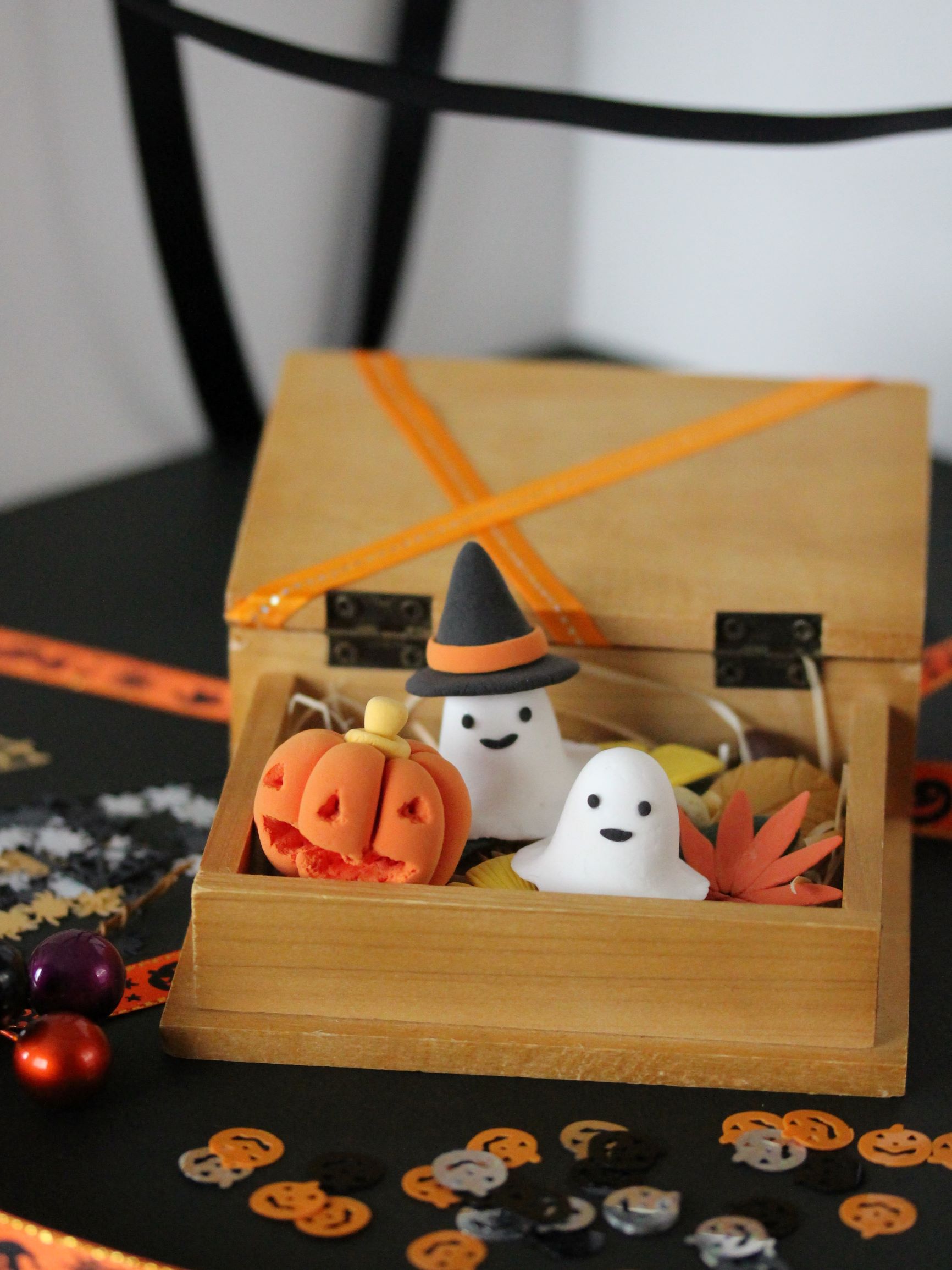 カルディの黒猫グッズ「ハロウィンバランスゲーム」数量限定販売、キャンディ付き - ランチバッグ