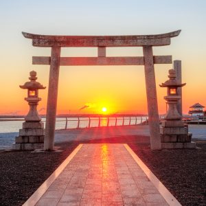 伊勢神宮鳥居からの日の出 -公式 三重県鳥羽市相差 味の宿みち潮