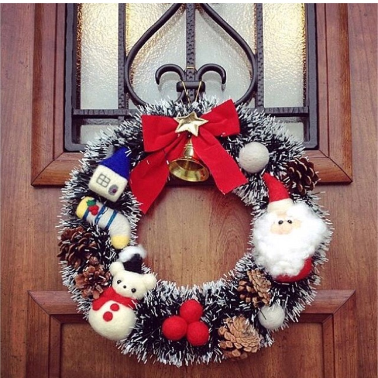 100円ショップのリースを使って、てのひらサイズのクリスマスツリーを作ろう！ - レタスクラブ