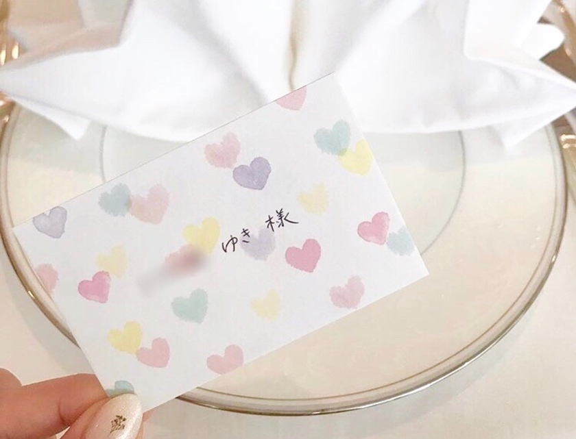 お花柄 席札裏面に新郎新婦の写真入り 選べる2デザイン 席次表・席札・メニュー表 pêche 通販 18305697Creema クリーマ