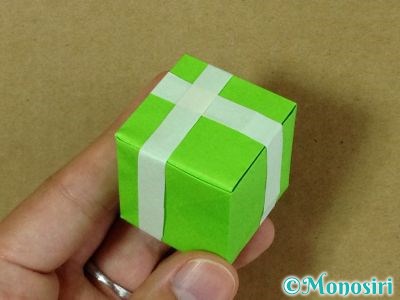 クリスマスの折り紙「プレゼントボックス」Christmas Origami 