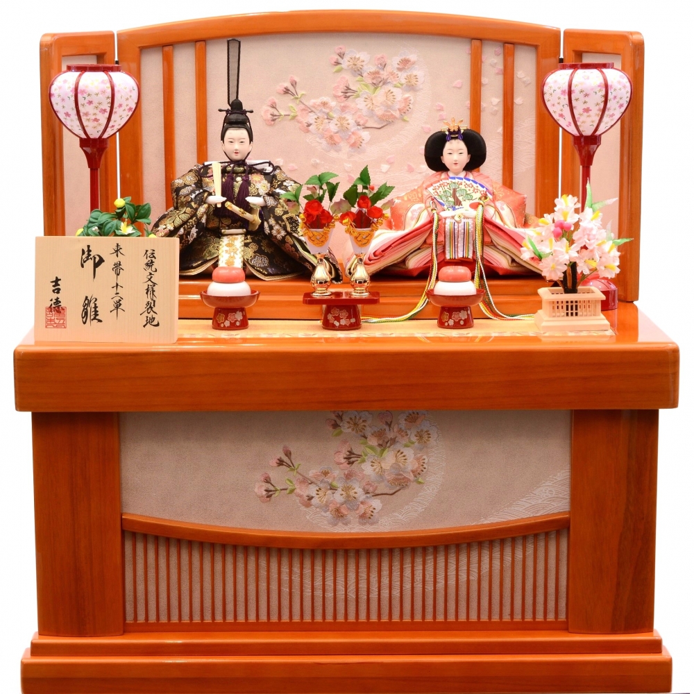 雛人形 ひな人形 衣装着二人ケース飾り P81342 インターネット店だけ☆新作 人気集中必至！秀光人形工房の大人気商品『選べるおひなさまシリーズ』 4 種類 から選べる豪華 親王ケース飾り のおひなさま！雪洞にオルゴール付き♪職人手作りの 秀光人形工房 五月