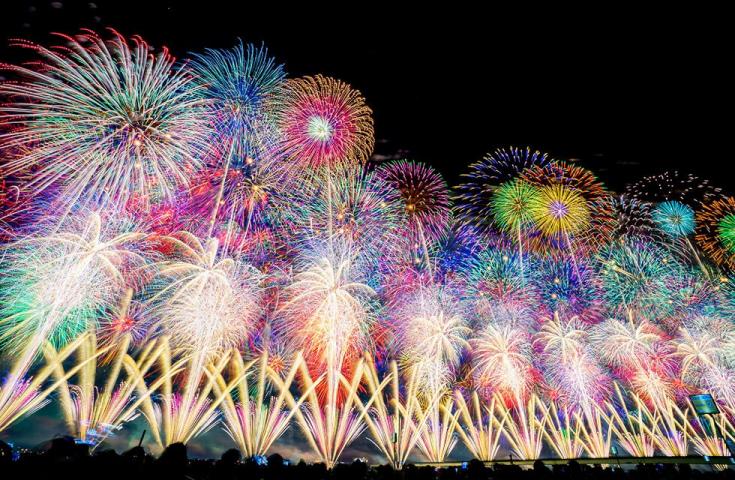 花火大会でおなじみの「スターマイン」を解説！実は“花火の名前じゃない”!? - 花火大会2025 - ウォーカープラス