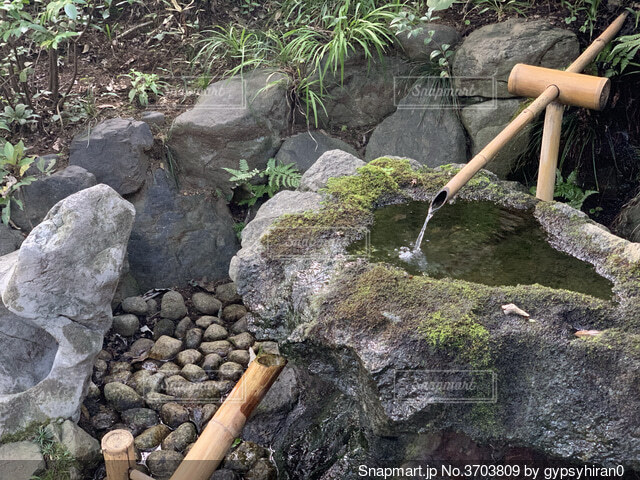 松原八幡神社の古い手水鉢＜大村の石塔、記念碑、石碑や碑文＞ 大村の歴史シリーズ
