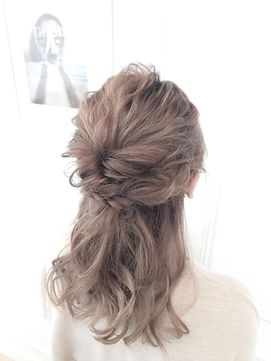 結婚式のハーフアップ 上品お呼ばれヘアアレンジを紹介！ロング・ミディアム・ボブetc.ゼクシィ