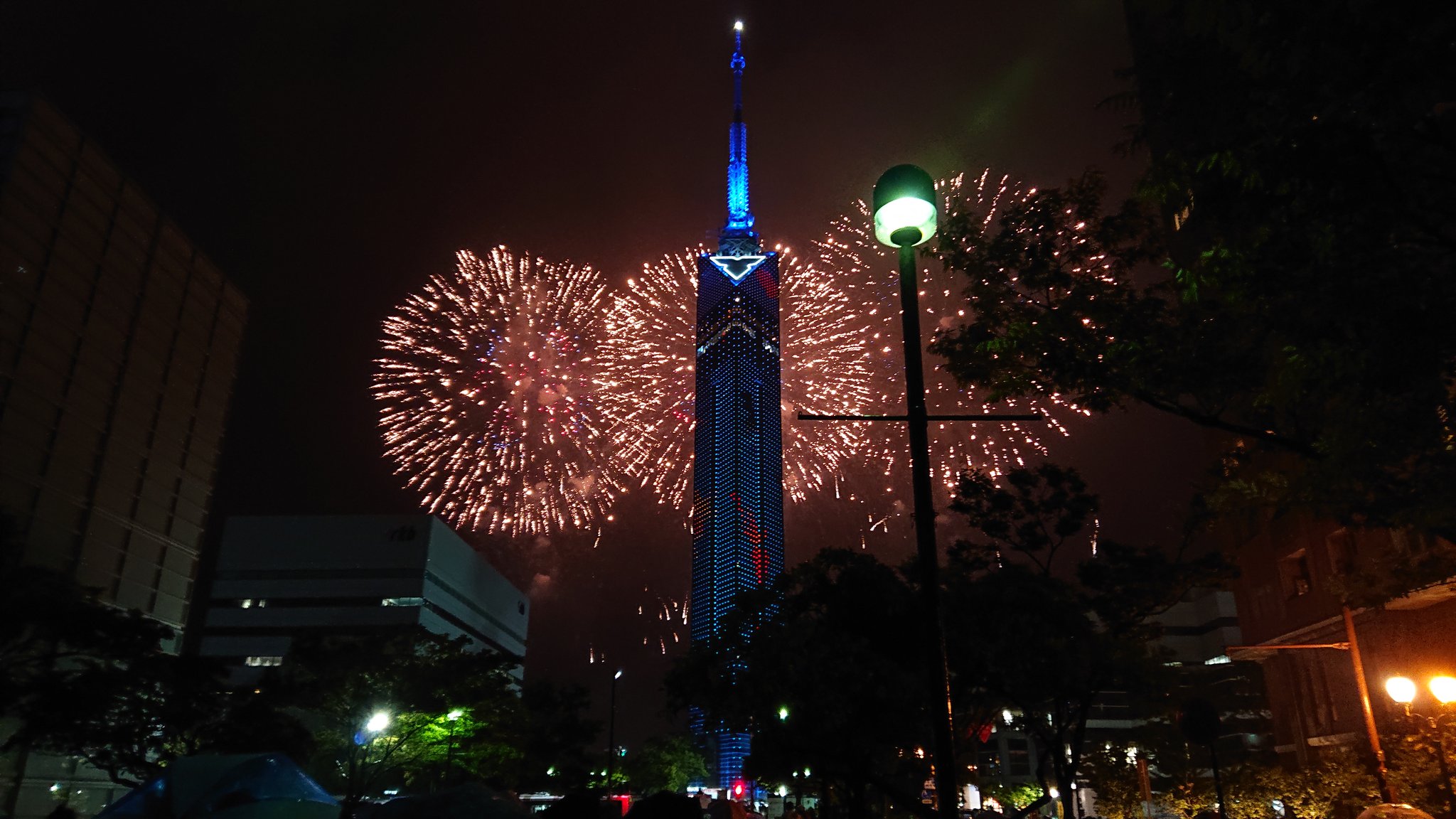 ９月に福岡市で「博多湾芸術花火大会２０２３」 - YouTube