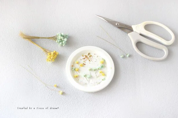 お子様にも夏のプレゼント☆ダイソー紙箱に塗って貼るだけ宝箱！ショップのアイデア暮らしニスタ