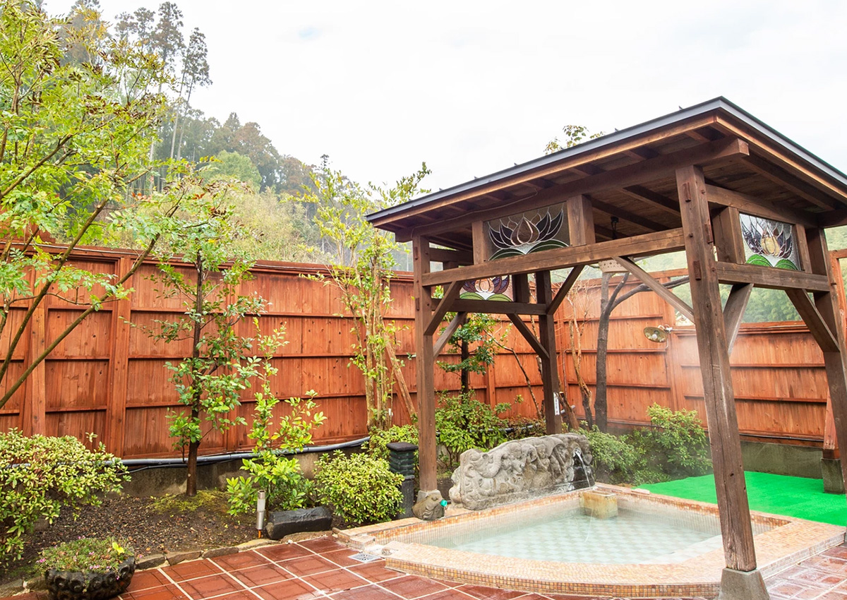 平山温泉・華の番台 -温泉天國