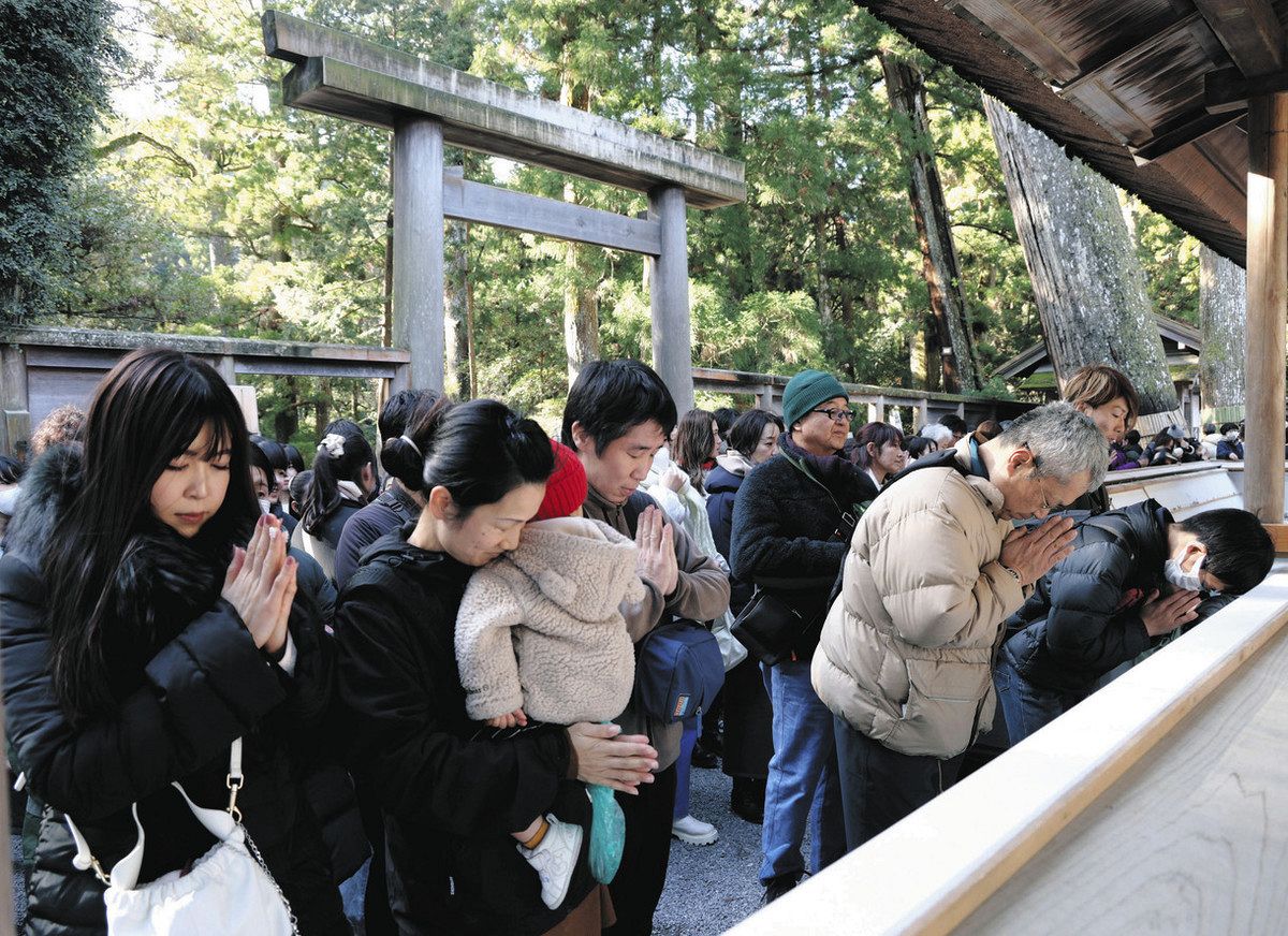 初詣、楽しい一年願う 北見神社に参拝客続々：北海道新聞デジタル
