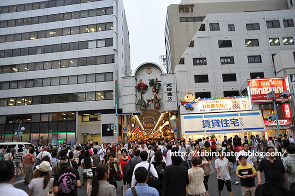 天神祭の電車の混雑時間や行き方は？帰りはどれくらい混む？お役立ちなんでも情報局