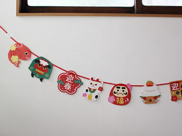 ダイソーに「お正月アイテム」が続々登場！モダンなお正月飾りや祝箸まで - macaroni