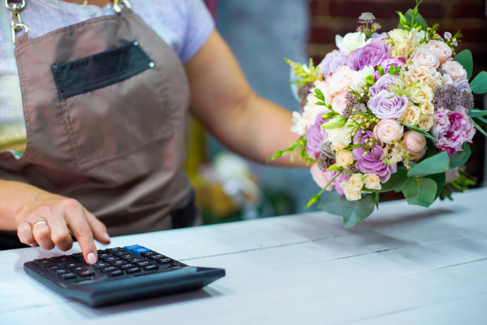 結婚式 両親 プレゼント 贈呈品 名入れ メッセージ お花 花束 ブーケ 記念品 入籍 成人式逆プレゼント 初任給ギフト子育て感謝状「ガーデンブーケ ルミナスイエロー」 -ファルベ - プレゼント＆ギフトのギフトモール