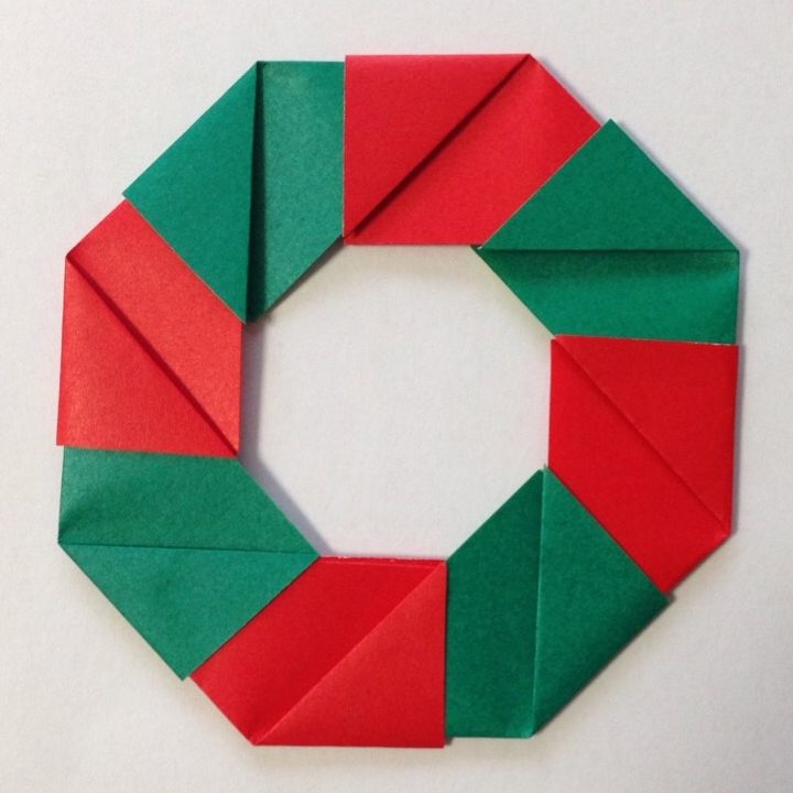 折り紙☆リースの折り方☆折り紙8枚で簡単おしゃれなクリスマスリースおりがみレシピのpaper tocotoco