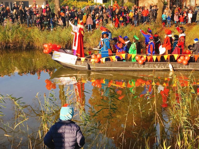 体験！シントマールテン祭。本日、初日でした！ 子どもも大人も、日本人も外国人も、たくさんの方に体験いただきました🙇‍♀️oh！international✨帽子かぶってハロウィン気分満喫で、とっても素敵でした。明日も10時〜15時に開催してます。ぜひ、体験しに来てください