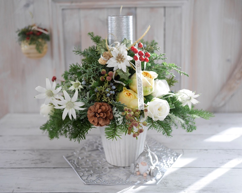 アドベントキャンドルのクリスマスアレンジ - はなどんやマガジン