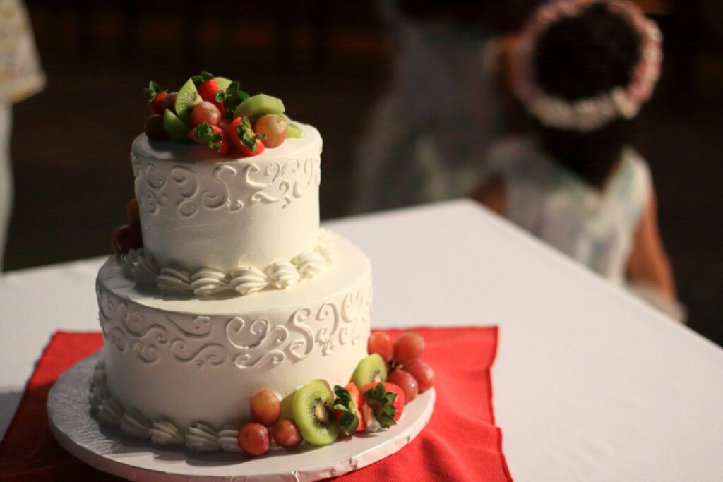 オシャレな卒花に学ぶ、今人気のウエディングケーキ12選♡