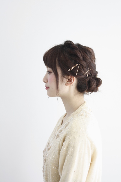 結婚式の髪形は編み込みアレンジで決定！こなれ感抜群のお呼ばれヘアを覗いてみて♡MERY