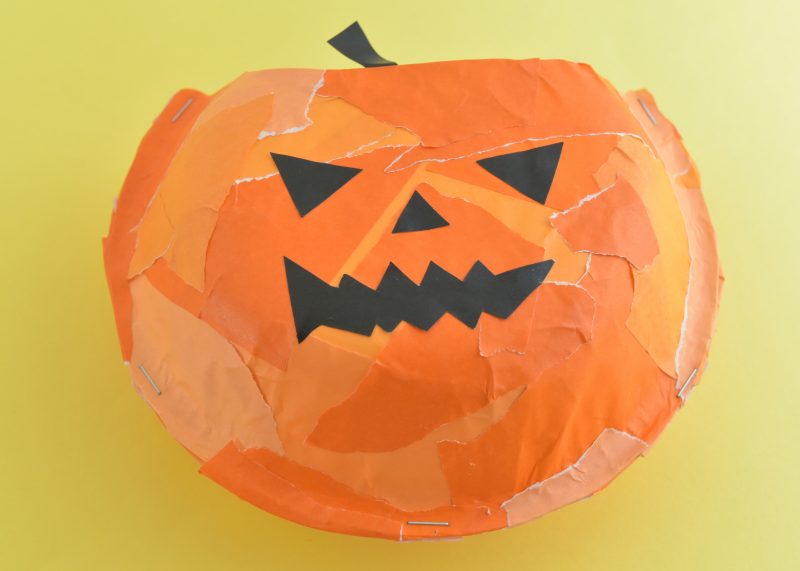 ハロウィン バッグ 手作り」のアイデア 8 件ハロウィン バッグ 手作り, ハロウィンバッグ, 幼稚園の工作