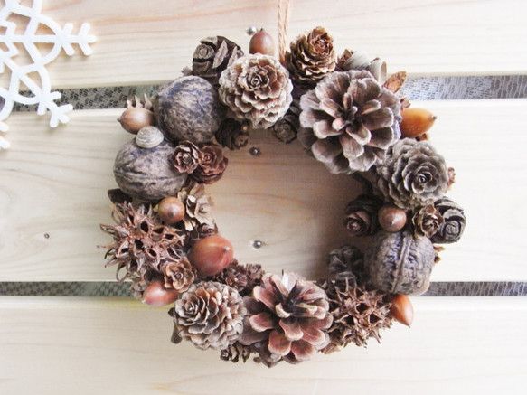 まつぼっくりのホワイトリース ハンドメイド White wreath Xmas 全てDAISO商品で作ります！ 100均一