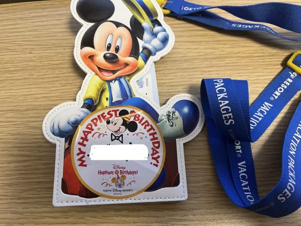 ディズニー誕生日シール6つの特典！貰い方やオススメの貼り方も紹介