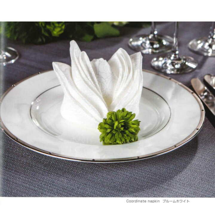 ほかと差がつく！結婚式のテーブルコーディネート「飾りナプキン」編