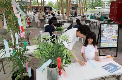 本が好き♡ 11 4 月・祝 、｢ひろしまゲートパーク大屋根広場｣ 広島市中区 で『BOOK MEETS NEXT INHIROSHIMA』が開催。ビブリオバトルやワークショップなどで本の新たな楽しみ方が見つかりそう!まるごとGO！この町の情熱を熱くする地元メディア