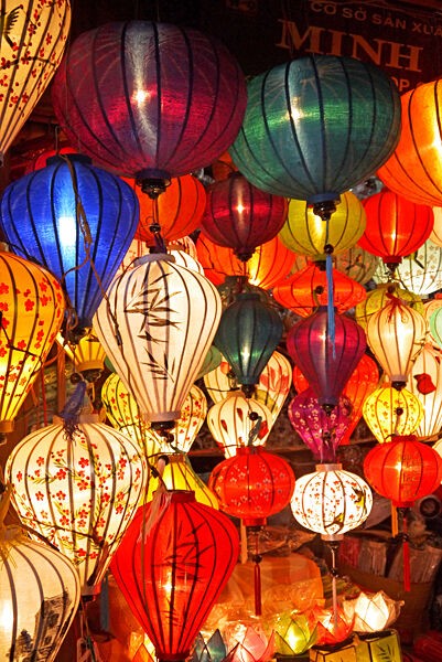 ホイアン ランタン祭り：幻想的な夜を探索するための体験ガイド