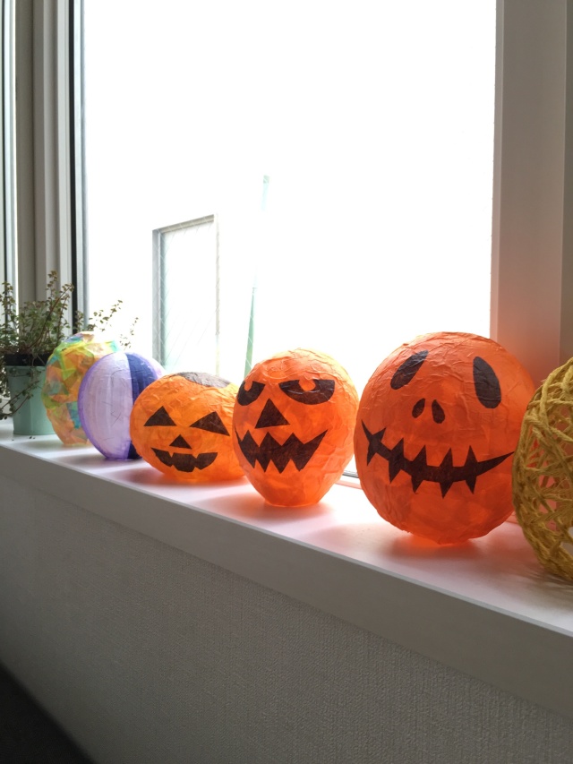 ハロウィン飾りを手作り！100均風船バルーンアートの簡単な作り方コタローの日常喫茶