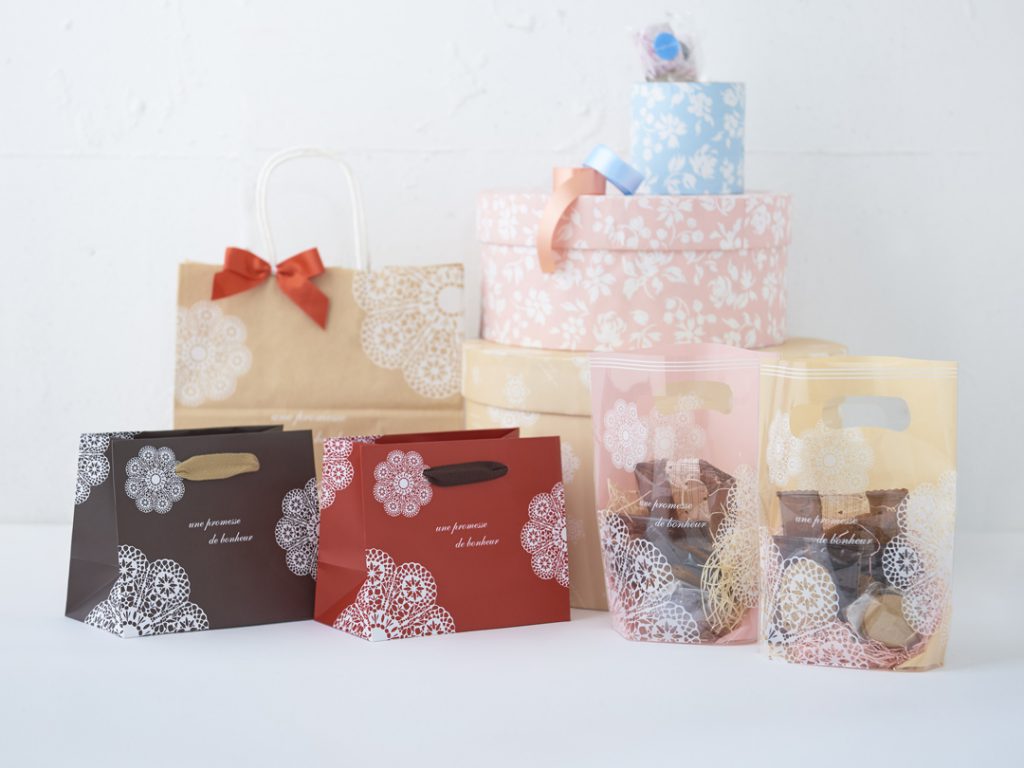 バレンタインラッピング 100均フル活用！おしゃれなチョコの包み方も解説2ページ