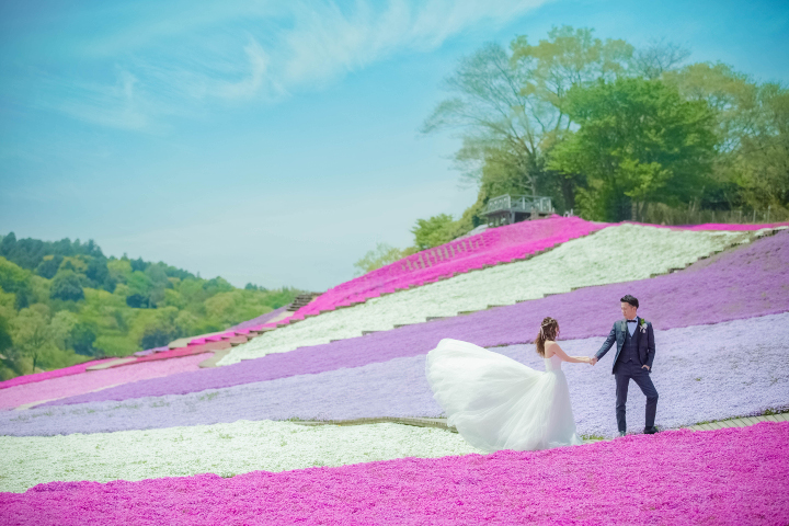 花畑でフォトウェディング・前撮りラヴィファクトリ